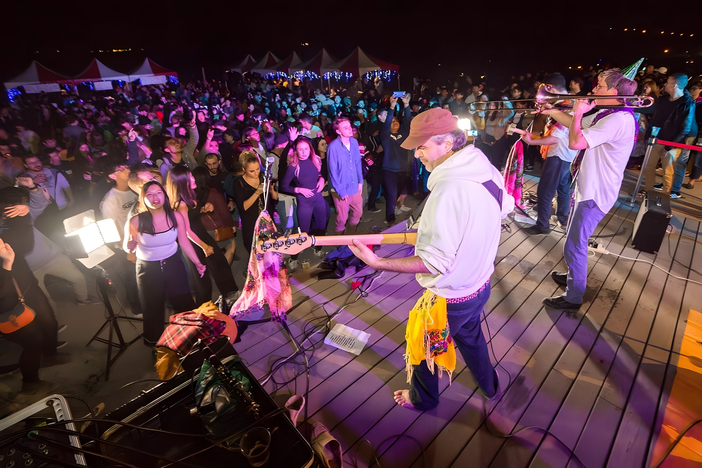 Balkazar performing to a festival crowd in Taiwan